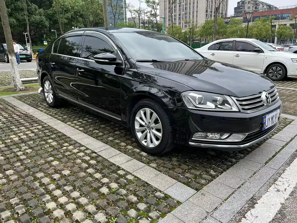 VOLKSWAGEN MAGOTAN 2015