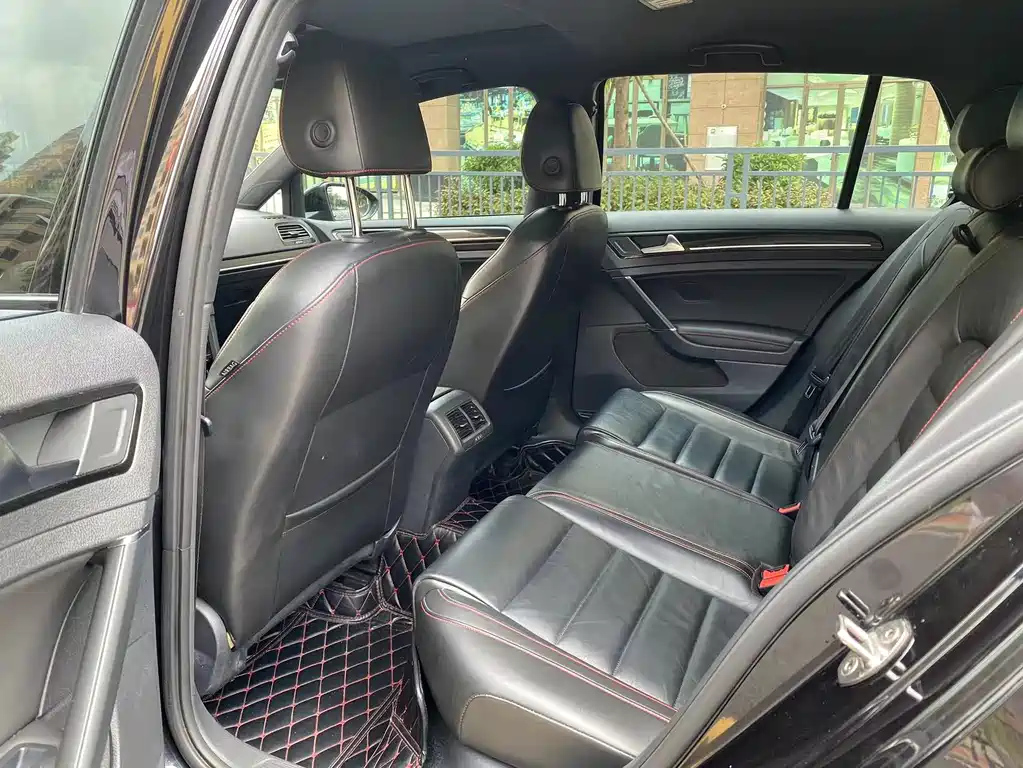 VOLKSWAGEN GOLF 2016