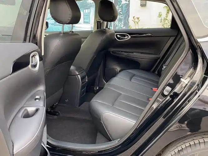 NISSAN SYLPHY 2020