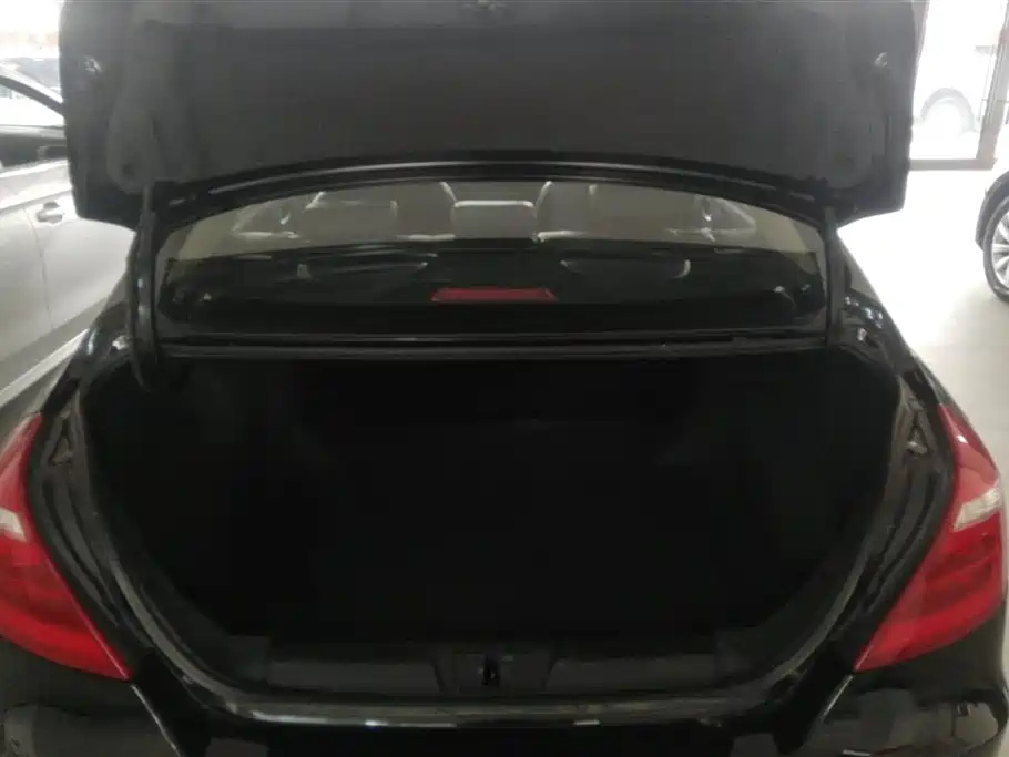 GEELY AUTO EMGRAND 2017