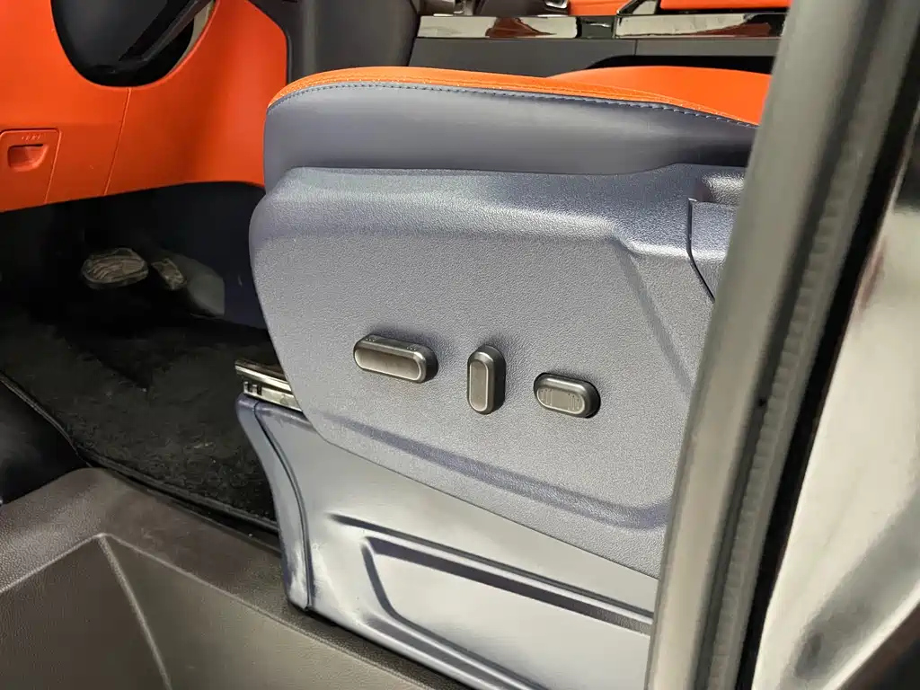 FORD TOUREO 2021