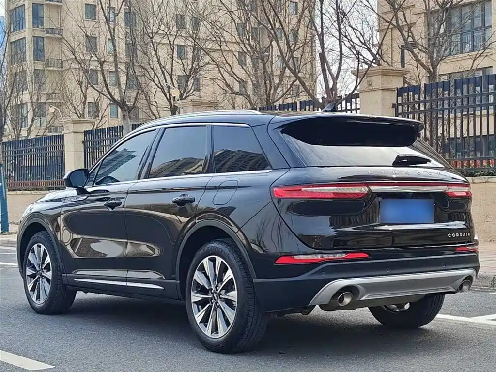 LINCOLN ADVENTURER 2021