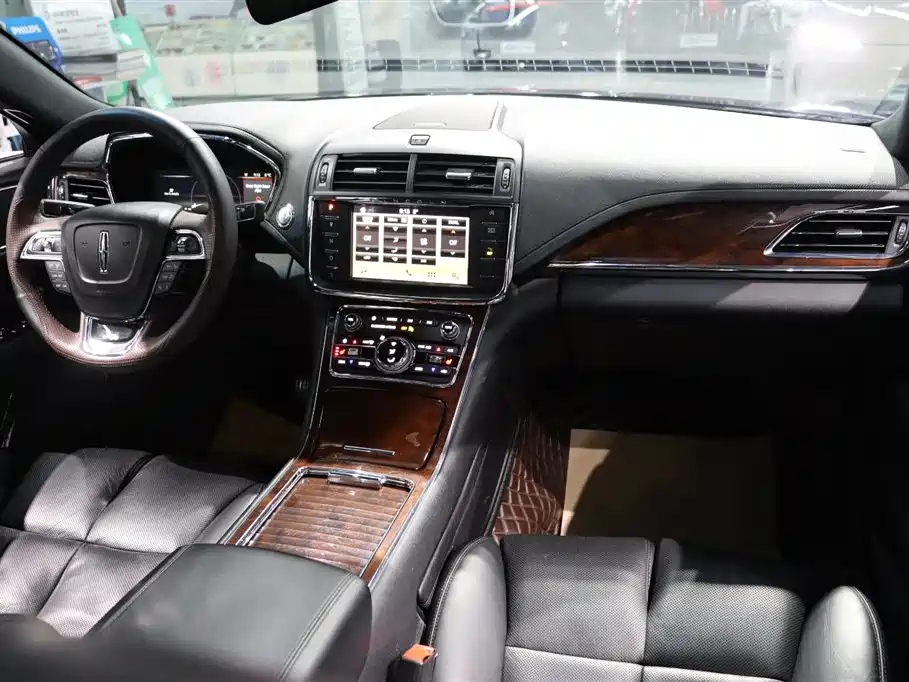 LINCOLN CONTINENTAL 2019