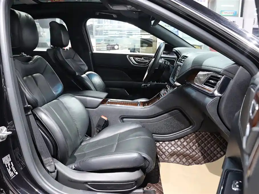 LINCOLN CONTINENTAL 2019