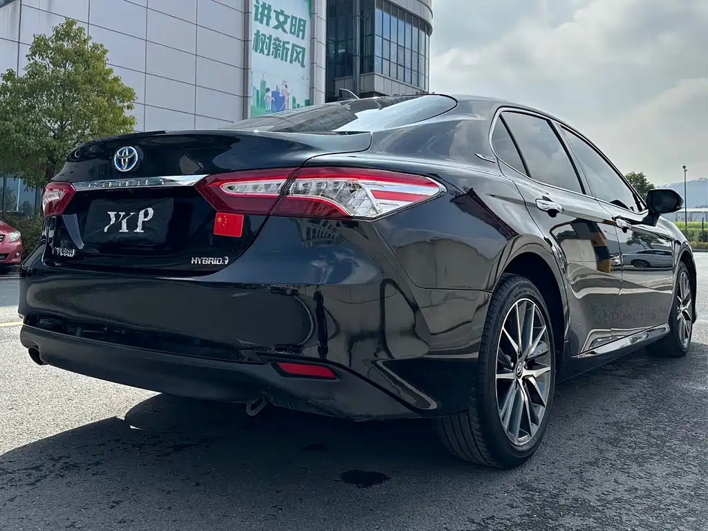 TOYOTA CAMRY 2021