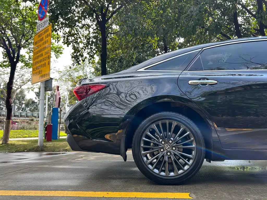 TOYOTA AVALON 2020