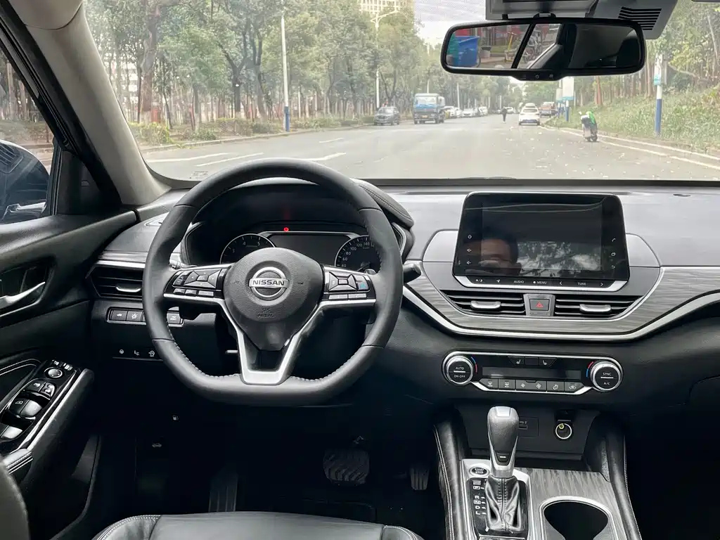 NISSAN TEANA 2021