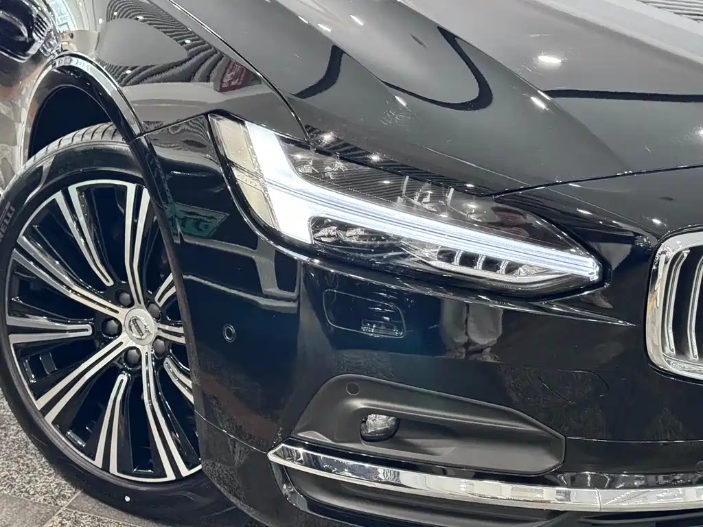 VOLVO S90 2021