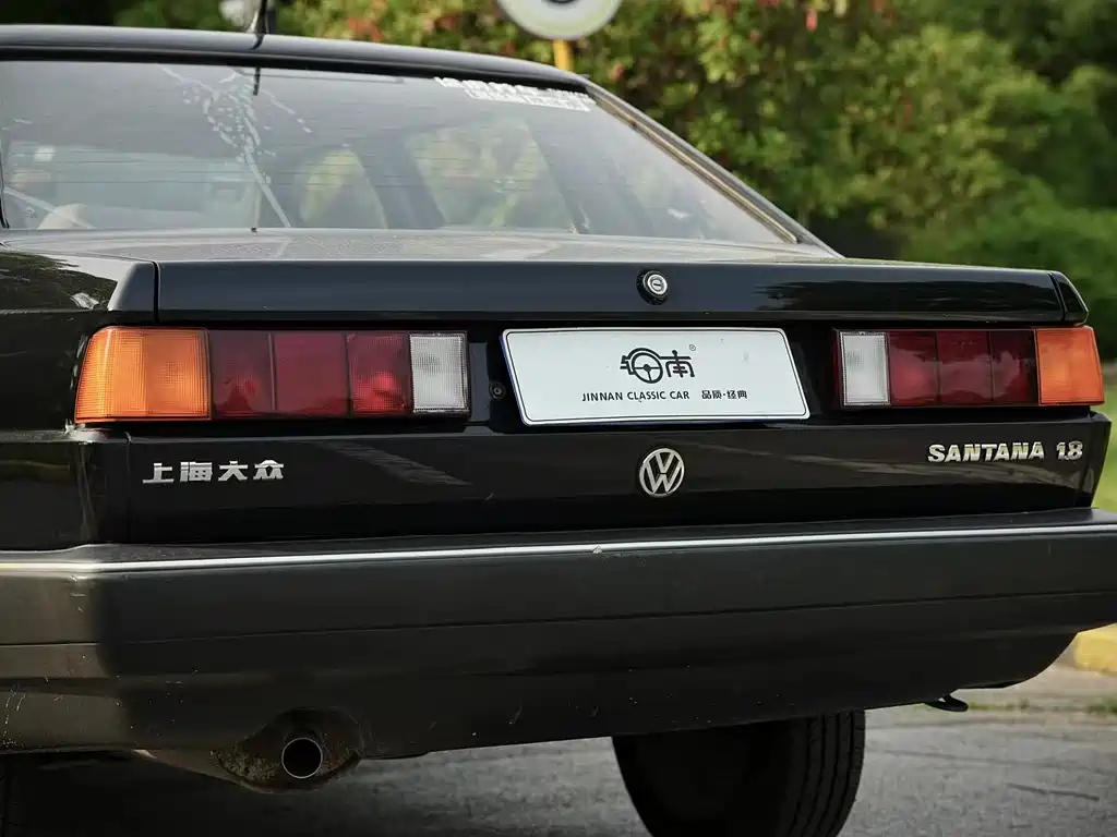 VOLKSWAGEN SANTANA CLASSIC 2010