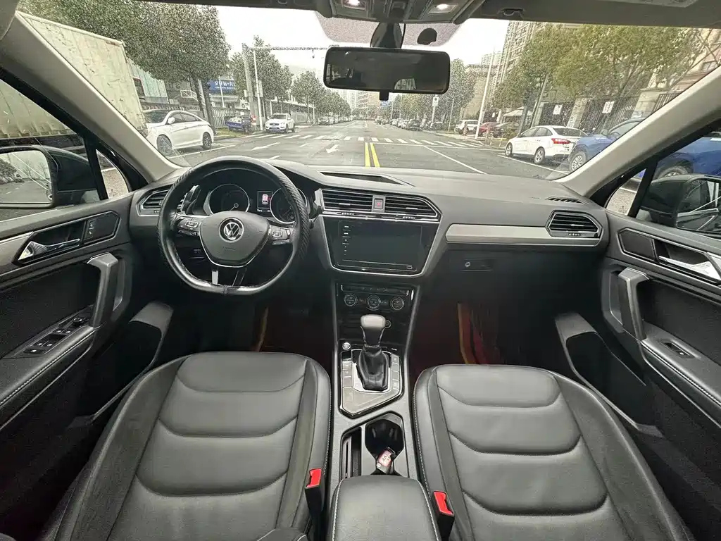 VOLKSWAGEN TIGUAN L 2021