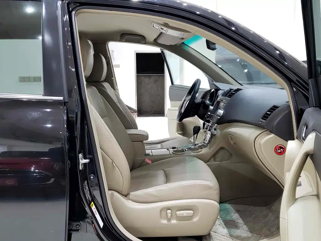 TOYOTA HIGHLANDER 2012