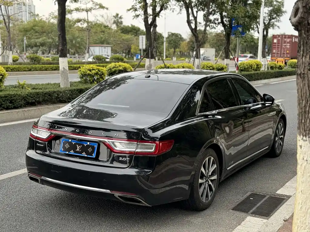 LINCOLN CONTINENTAL 2017
