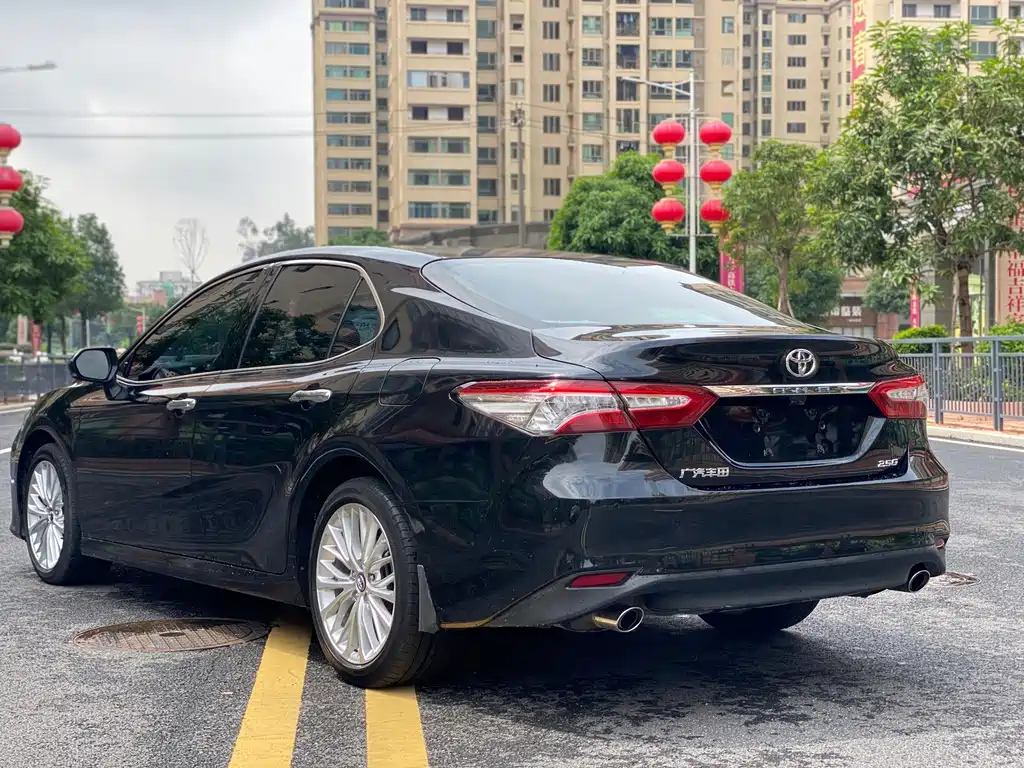 TOYOTA CAMRY 2019
