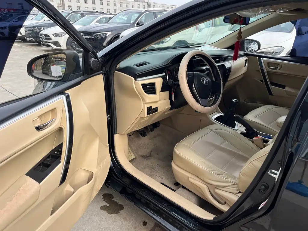 TOYOTA COROLLA 2014