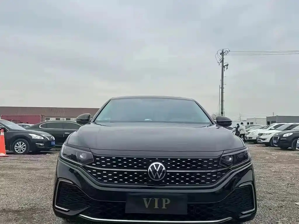 VOLKSWAGEN PASSAT 2022