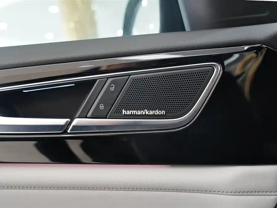 VOLKSWAGEN TOURAN 2021