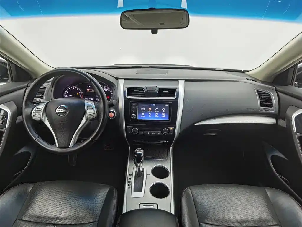 NISSAN TEANA 2018