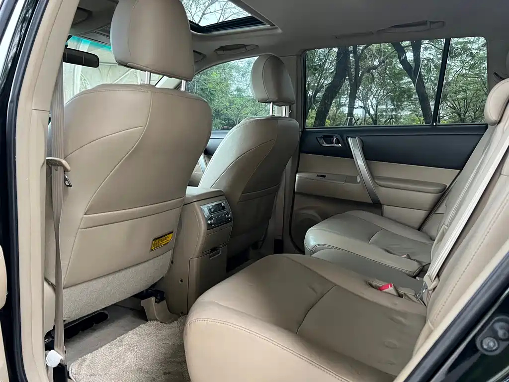 TOYOTA HIGHLANDER 2012