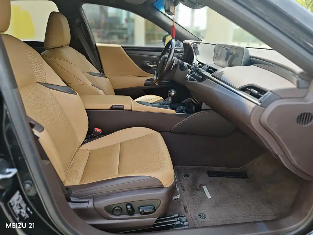 LEXUS ES 2021