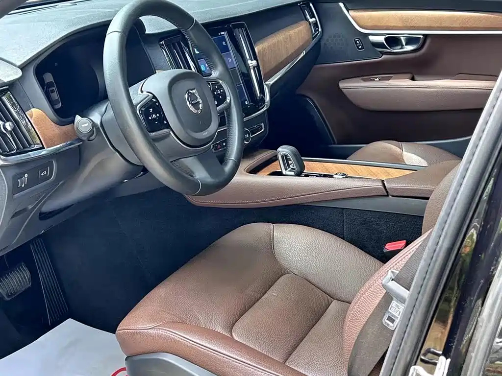 VOLVO S90 2021