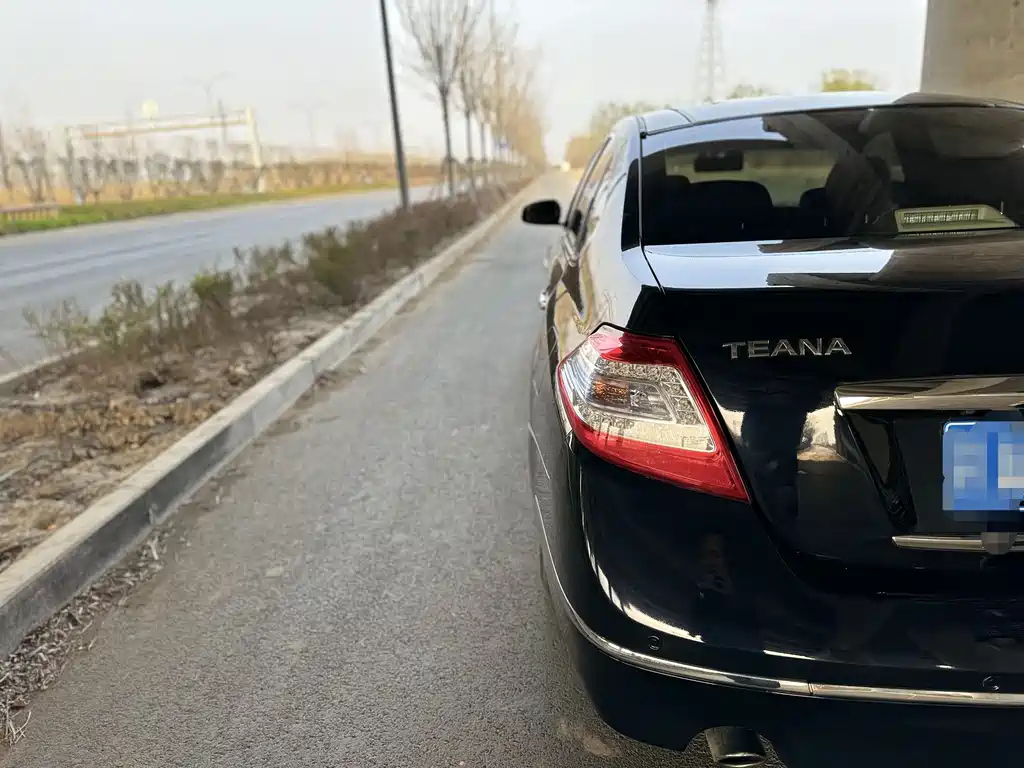NISSAN TEANA 2013