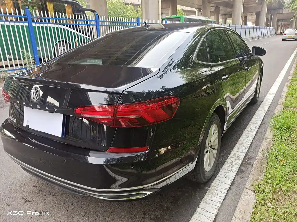 VOLKSWAGEN PASSAT 2020