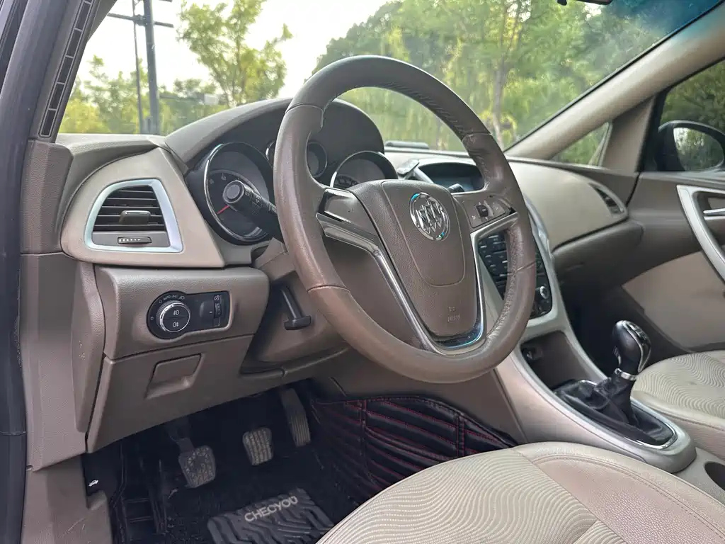 BUICK EXCELLE 2011