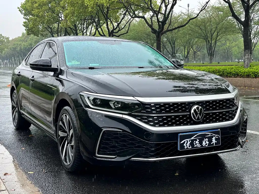 VOLKSWAGEN PASSAT 2022