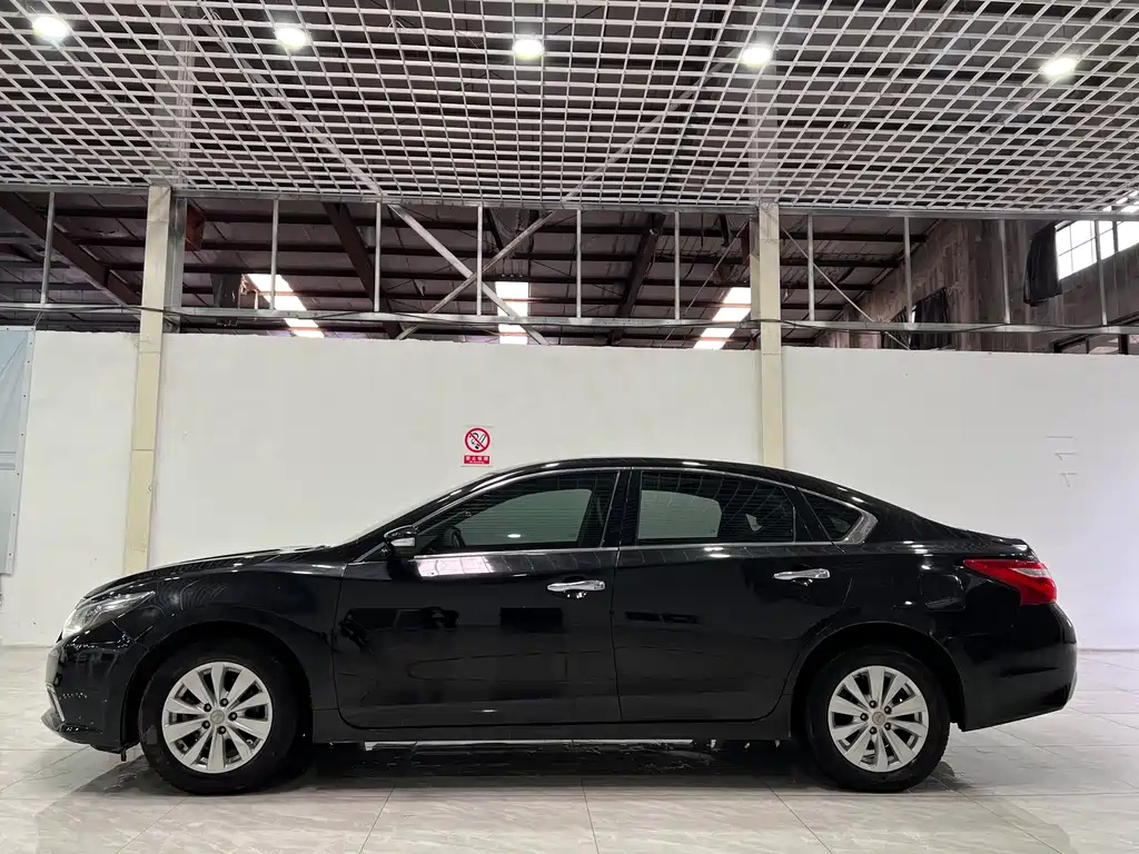 NISSAN TEANA 2018
