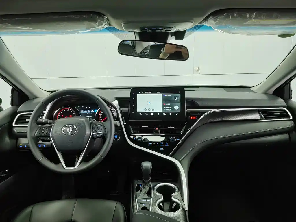 TOYOTA CAMRY 2023