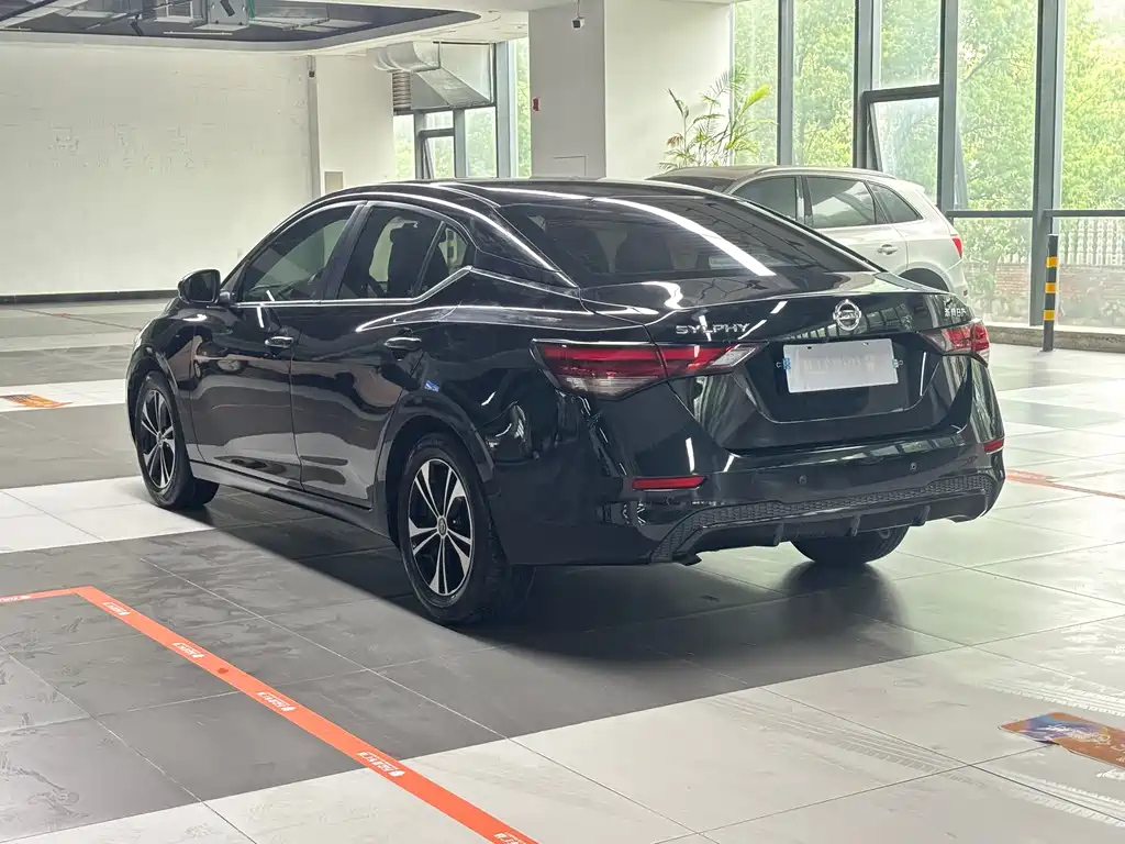 NISSAN SYLPHY 2020