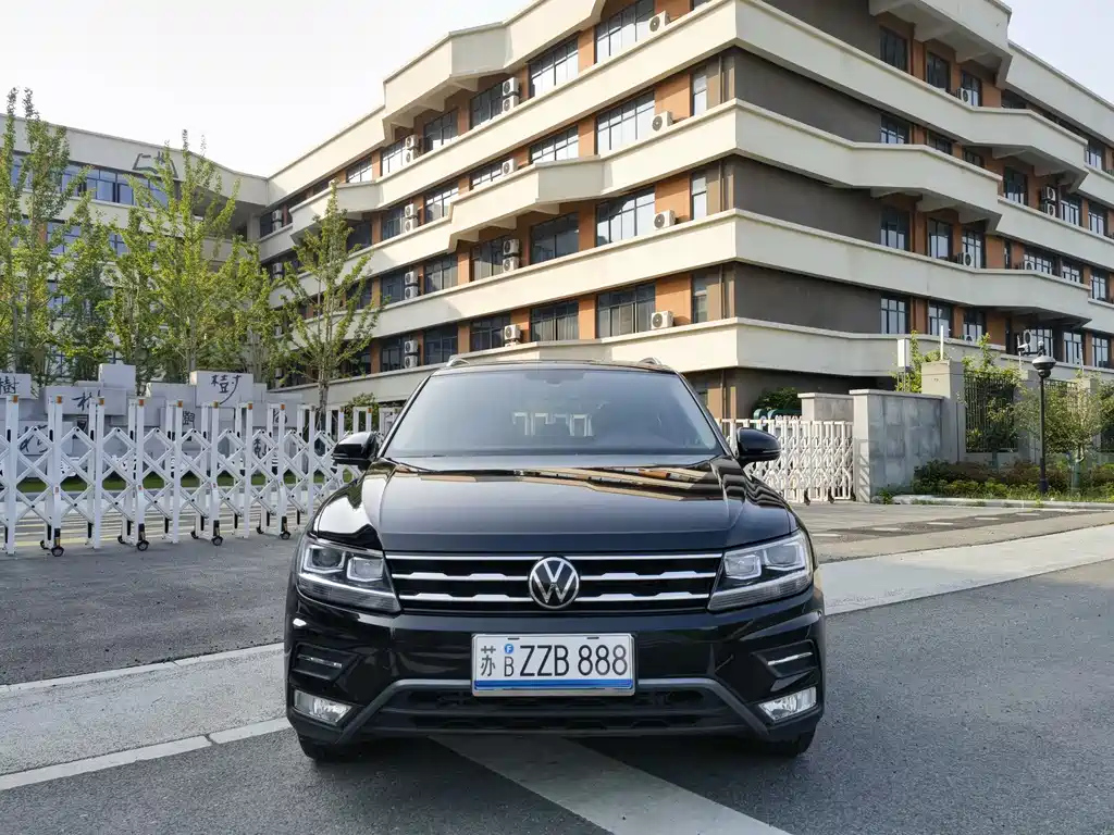 VOLKSWAGEN TIGUAN L 2020