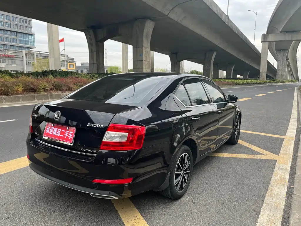 SKODA OCTAVIA 2016