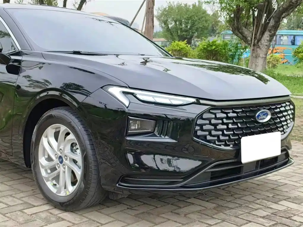 FORD MONDEO 2023