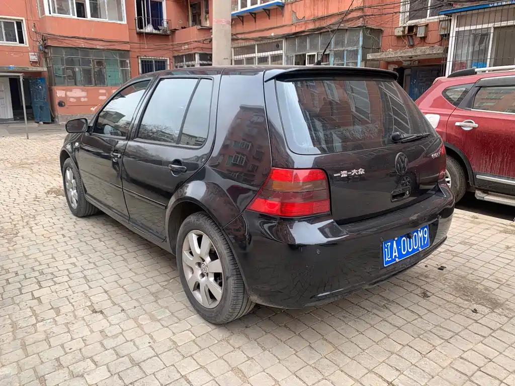 VOLKSWAGEN GOLF 2009