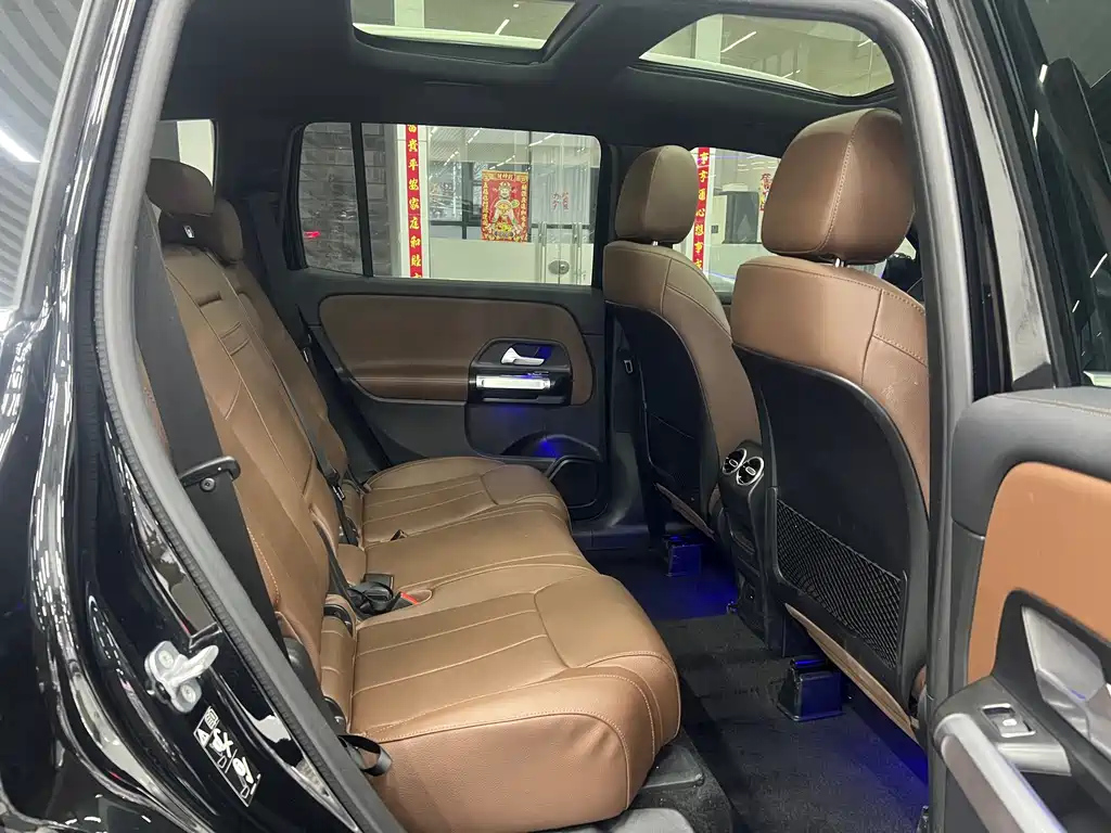 MERCEDES BENZ GLB 2023