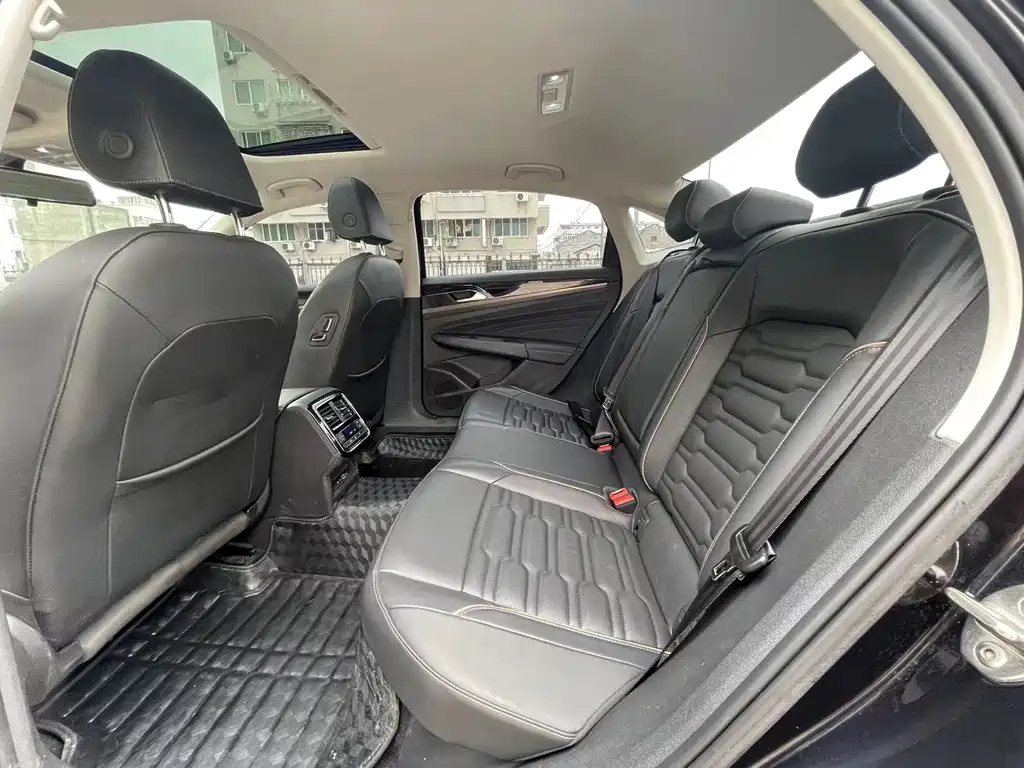 VOLKSWAGEN PASSAT 2021