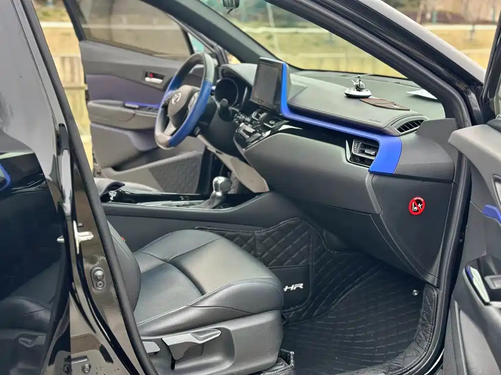 TOYOTA C-HR 2020
