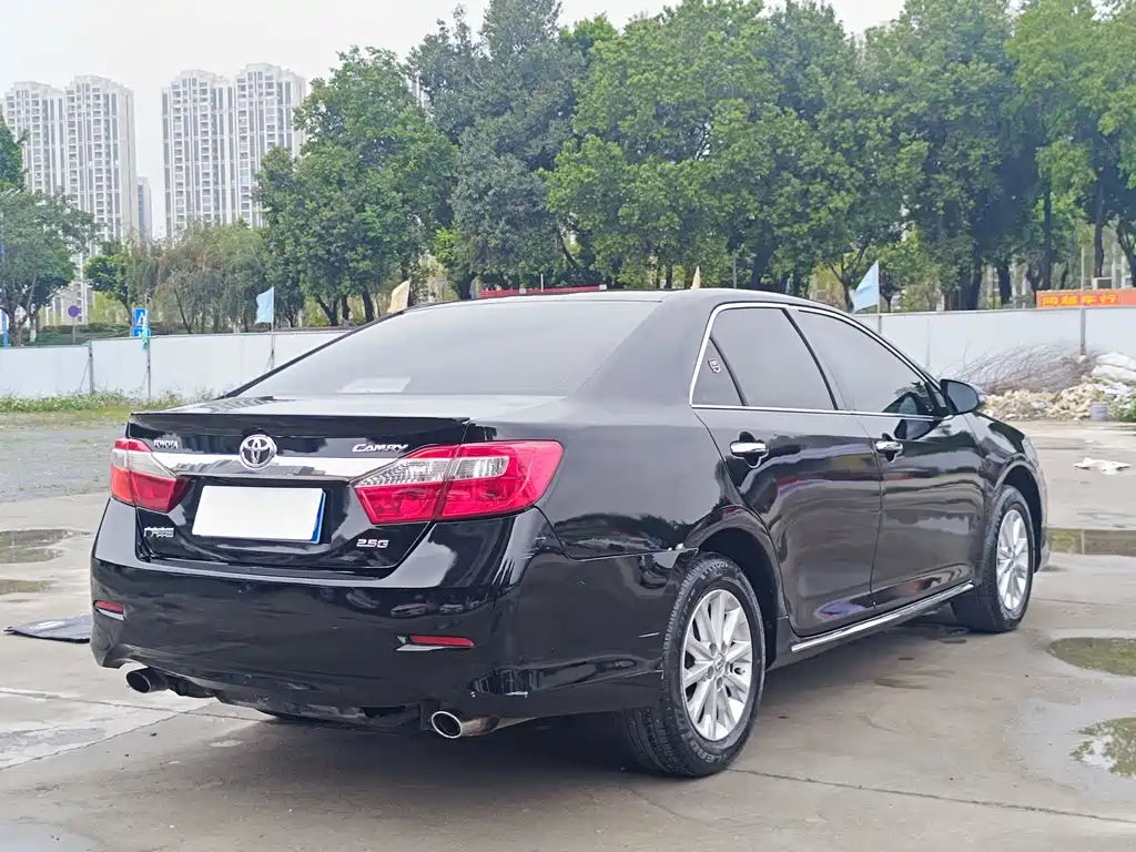 TOYOTA CAMRY 2013