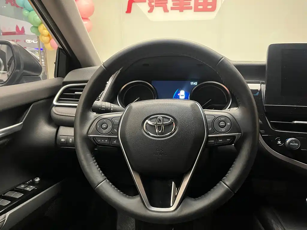 TOYOTA CAMRY 2023