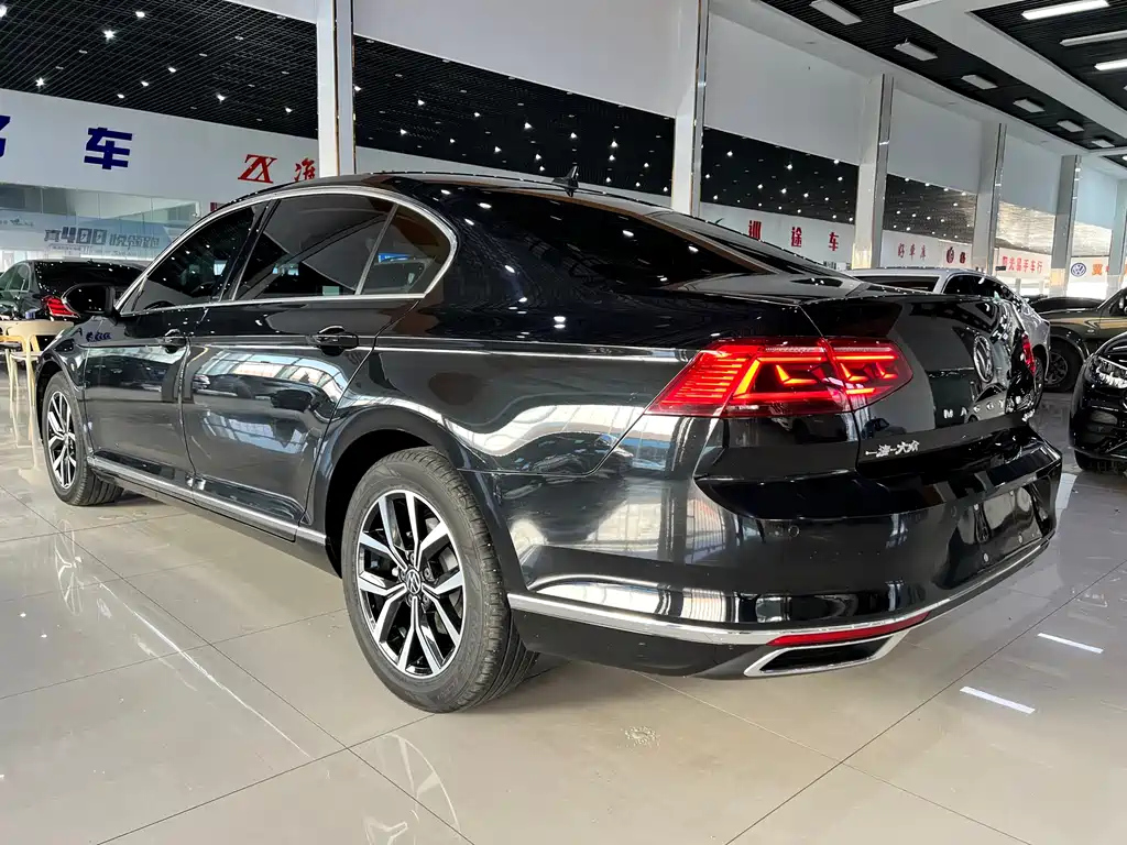VOLKSWAGEN MAGOTAN 2020