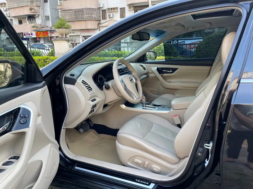 NISSAN TEANA 2019