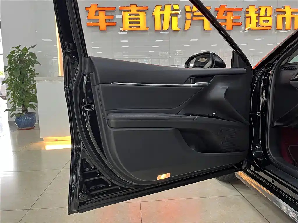 TOYOTA CAMRY 2021