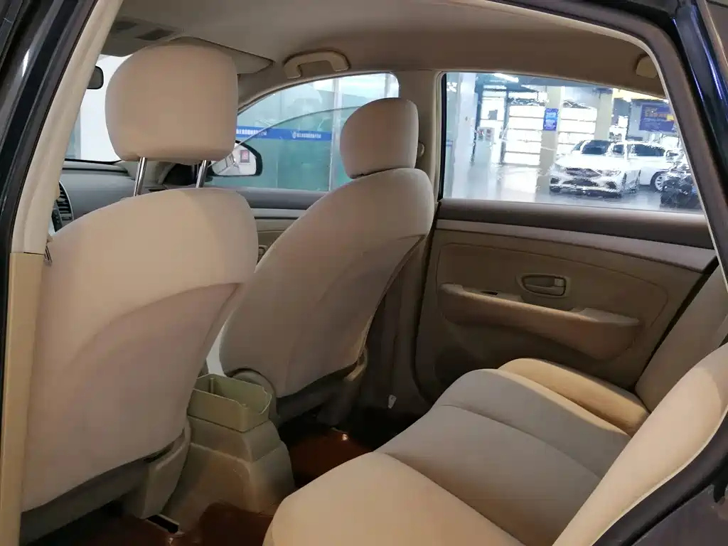 NISSAN SYLPHY 2016