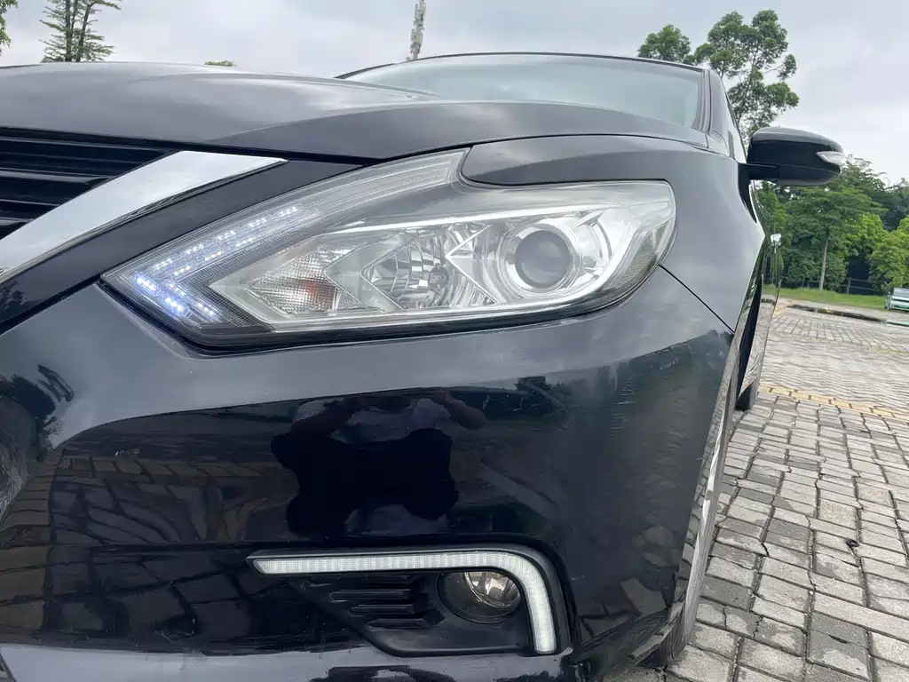 NISSAN TEANA 2018