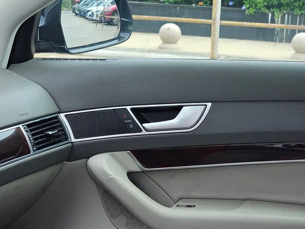 AUDI A6L 2010