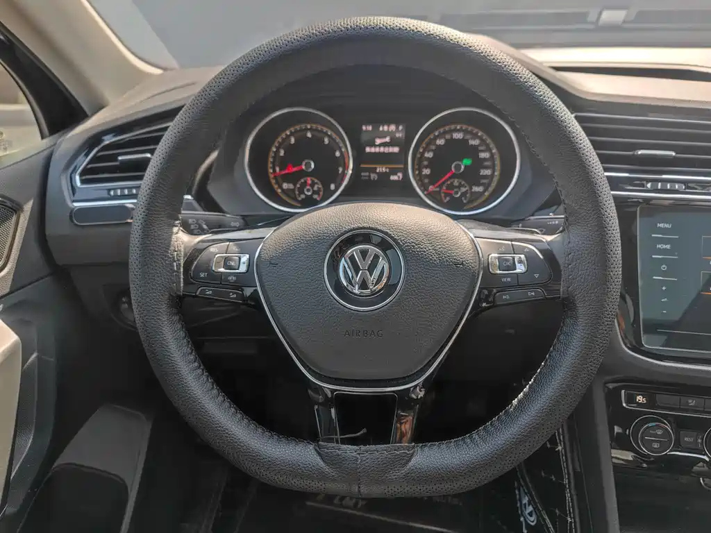VOLKSWAGEN TIGUAN L 2020