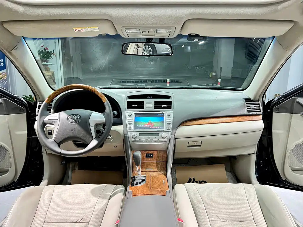 TOYOTA CAMRY 2011