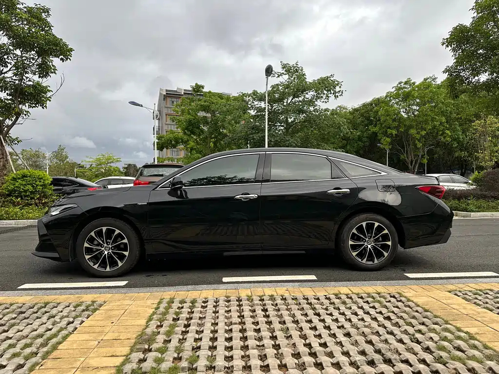 TOYOTA AVALON 2023