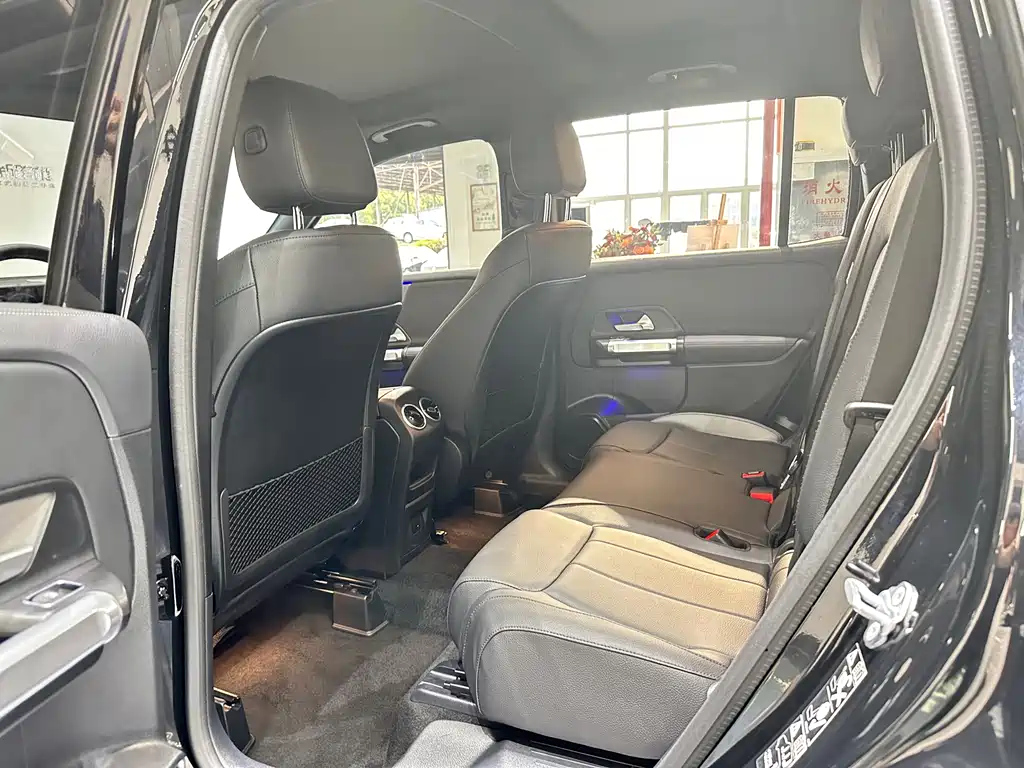 MERCEDES BENZ GLB 2023